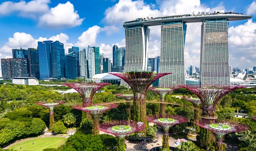 Singapore tourism receipts hit record high in 2025